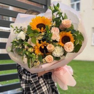                                                                            Букет с подсолнухами 