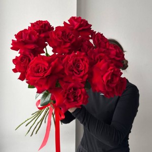  Букет из французских красных роз