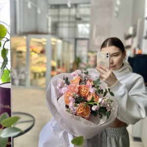 Букет Кустовая роза/Маттиола