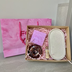 Подарочный бокс  Sweet с цветами