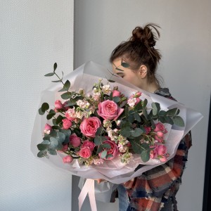 Букет пышный с пионовидной розой  