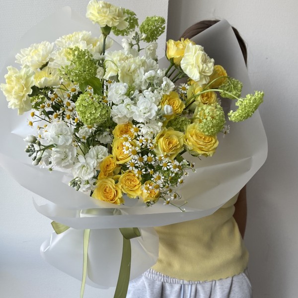                                                                                 Желтый летний букет   