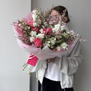                                                                                   Весенний букет с тюльпанами