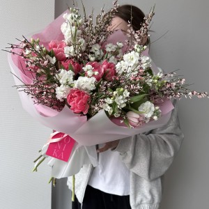                                                                                   Весенний букет с тюльпанами