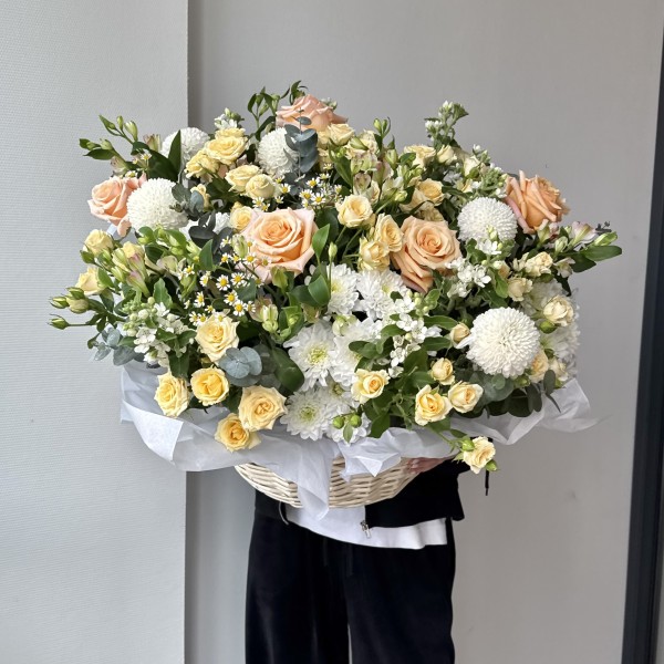                                                           Цветочная композиция в корзинке