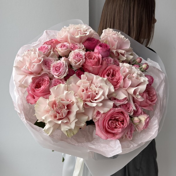                                                                                                                                                                                       Букет с пионовидными розами 