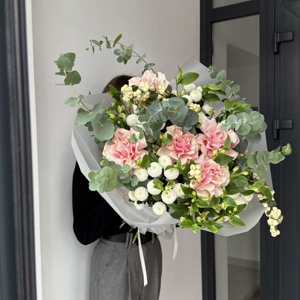                                                                                                                                                                                                                         ВАУ-букет с эвкалиптом/розой/ягодами