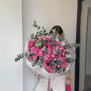                                               ВАУ-букет из пионовидных малиновых   