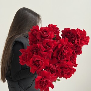                                                                                                                                                                                       Букет из 15 красных роз (с лентой)