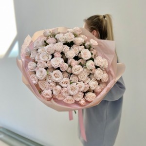 Букет из розовой пионовидной розы «Бомбастик» 