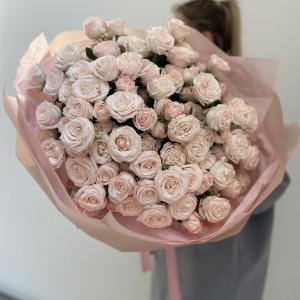 Букет из розовой пионовидной розы «Бомбастик» 